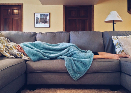 Améliorez votre sommeil : Découvrez les sept répercussions de dormir sur un matelas ancien